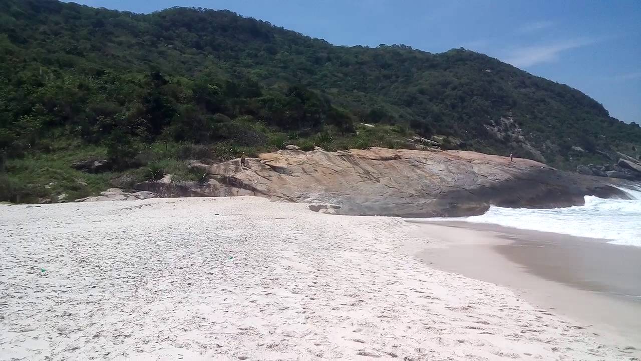 Conheça as belezas das praias selvagens do Rio de Janeiro